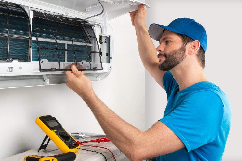 AC Maintenance Checklist: 10 Essential Tips